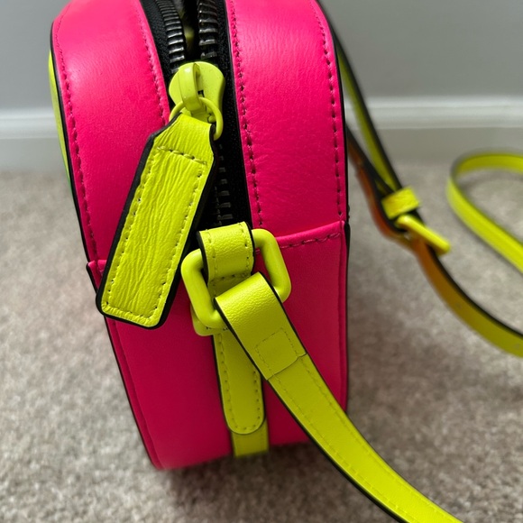 Kurt Geiger Kensington Leather neon Rainbow Camera Bag - Picture 2 of 8